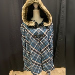 Plaid Sleeveless Poncho/Cape